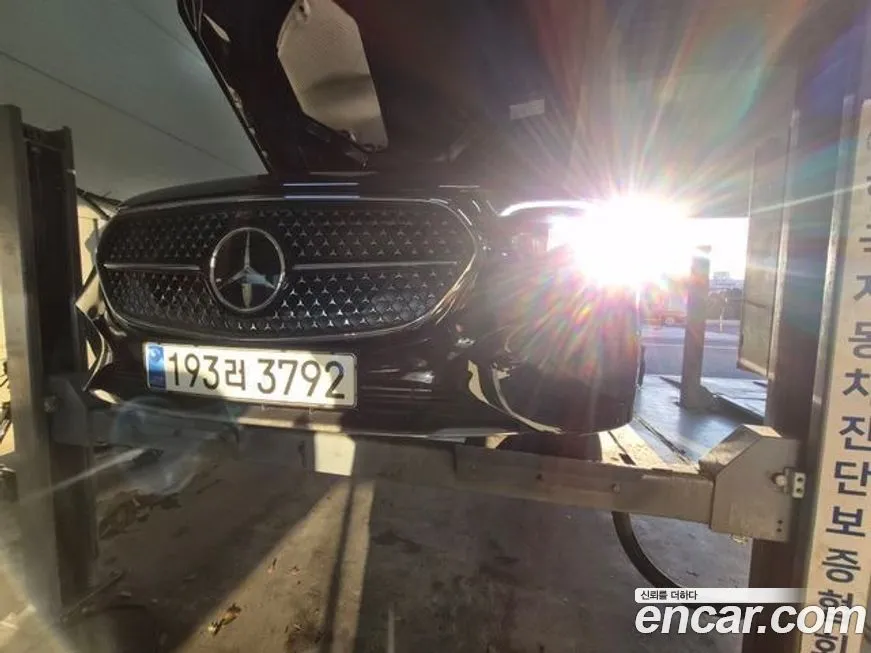 Mercedes-Benz E-Class 2025 из KR, фото 2