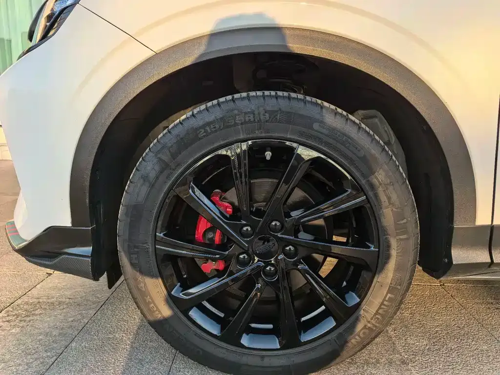 Geely Binyue — фото 10