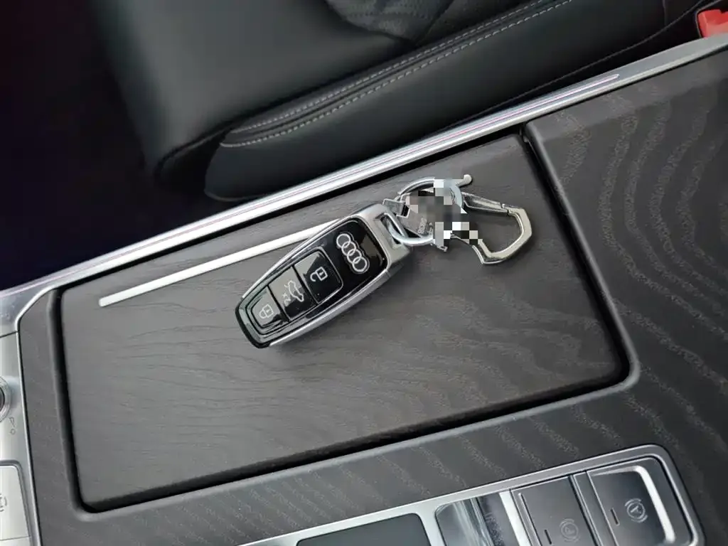 Audi A6L 2025 из CN, фото 5