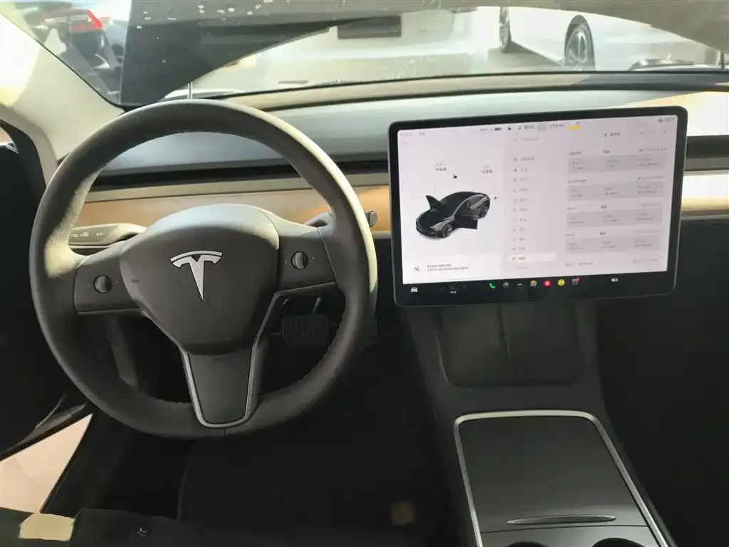 Tesla Model 3 — фото 3