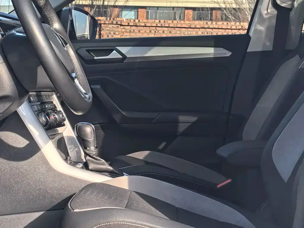 Volkswagen T-Roc 2021 из CN, фото 8