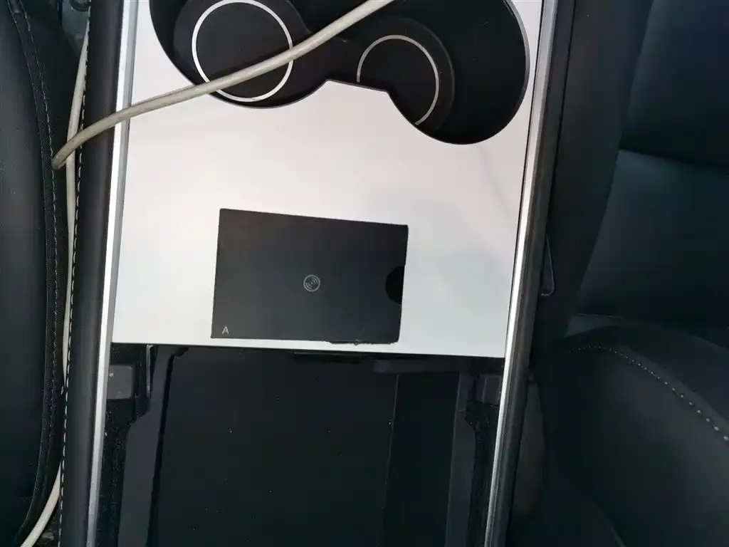 Tesla Model 3 — фото 3