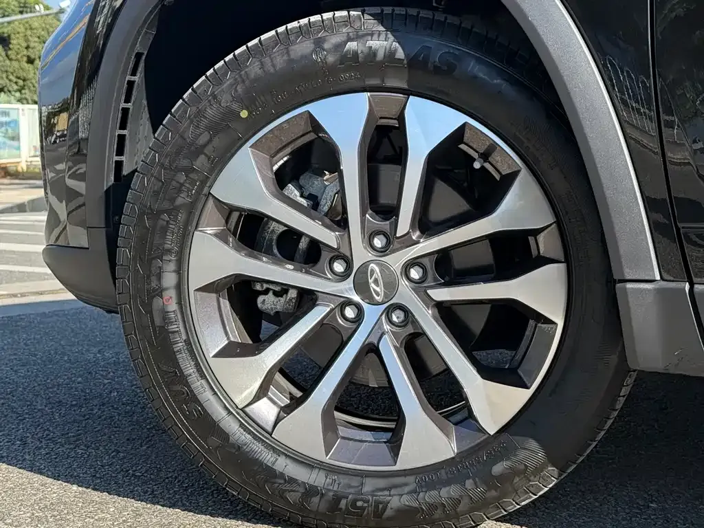 Chery Tiggo 8 — фото 10