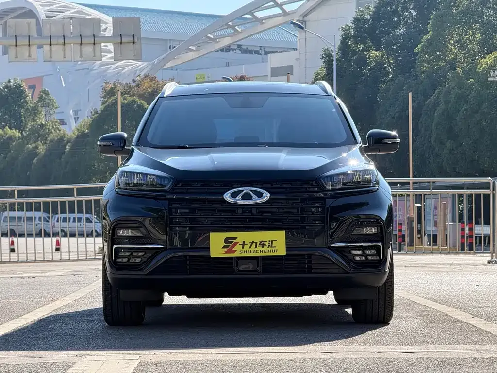 Chery Tiggo 8 — фото 2