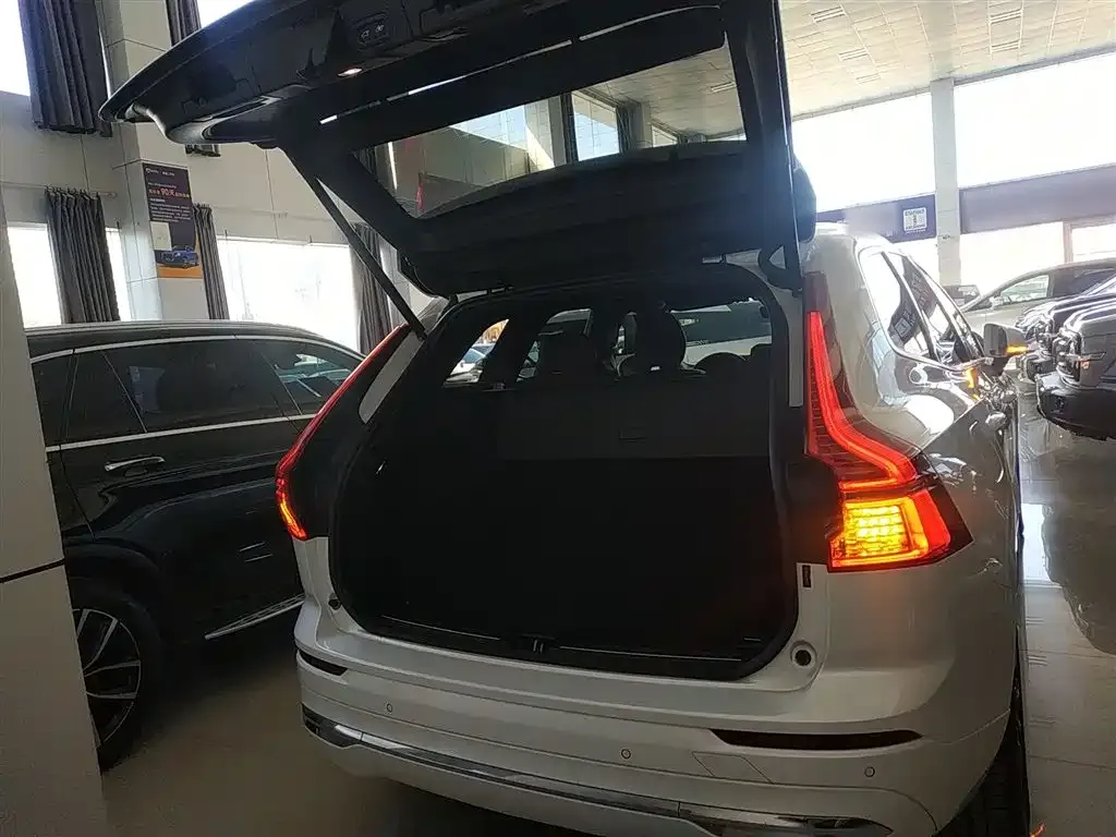 Volvo XC60 2022 из CN, фото 7