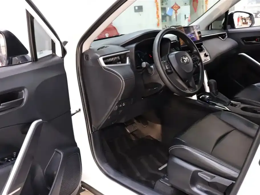 Toyota Corolla Cross 2023 из CN, фото 5