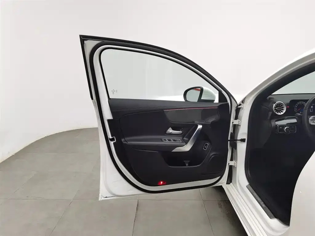 Mercedes-Benz A-Class 2022 из CN, фото 8