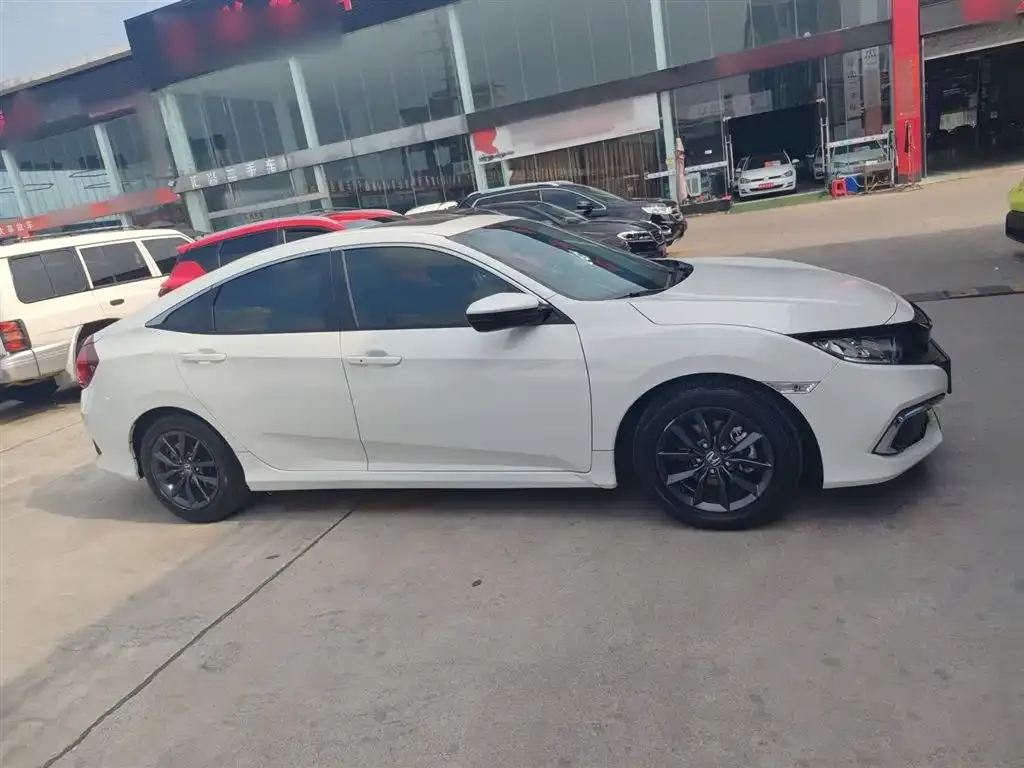 Honda Civic — фото 4