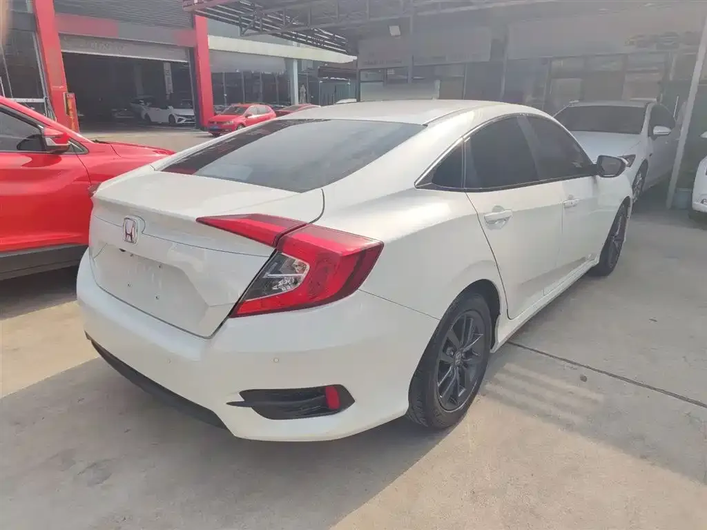 Honda Civic — фото 7