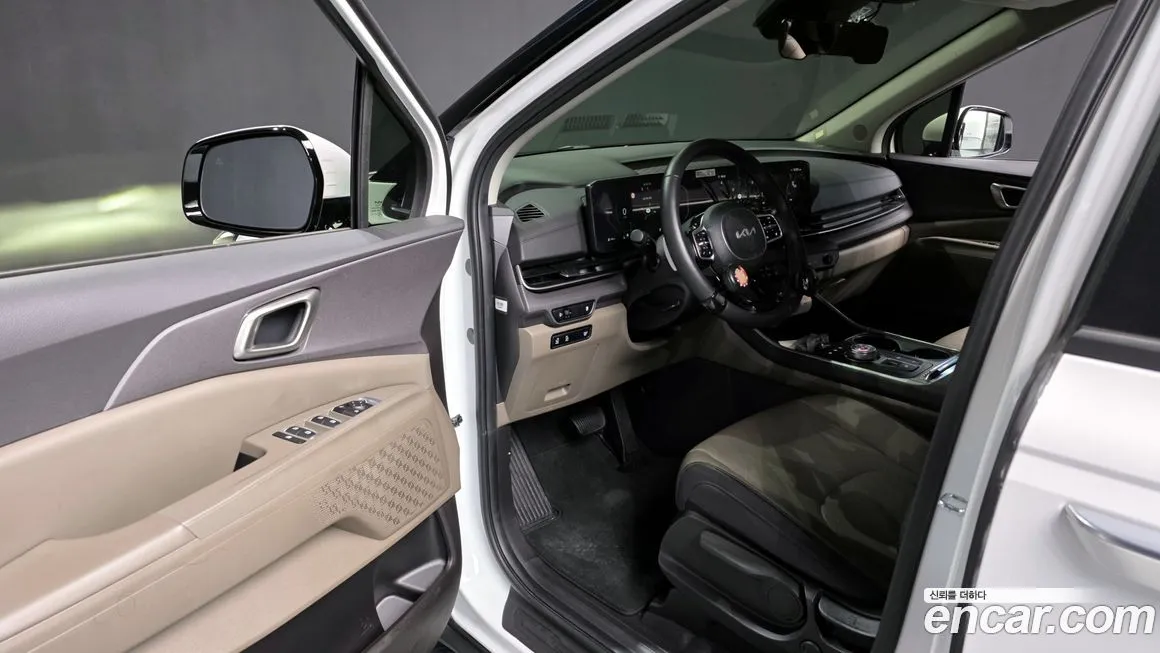 Kia Carnival — фото 10