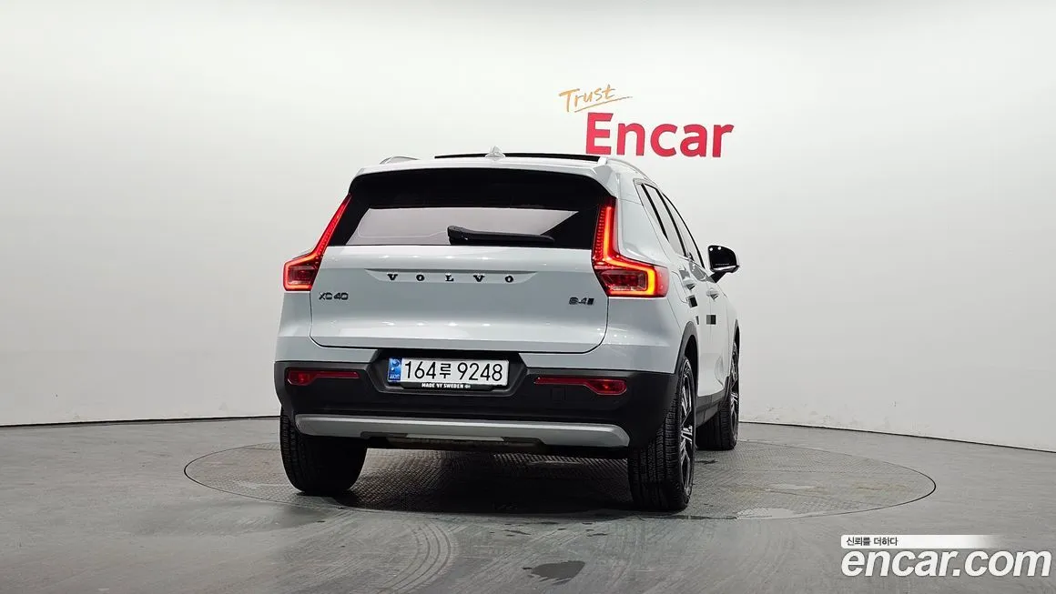 Volvo XC40 — фото 4