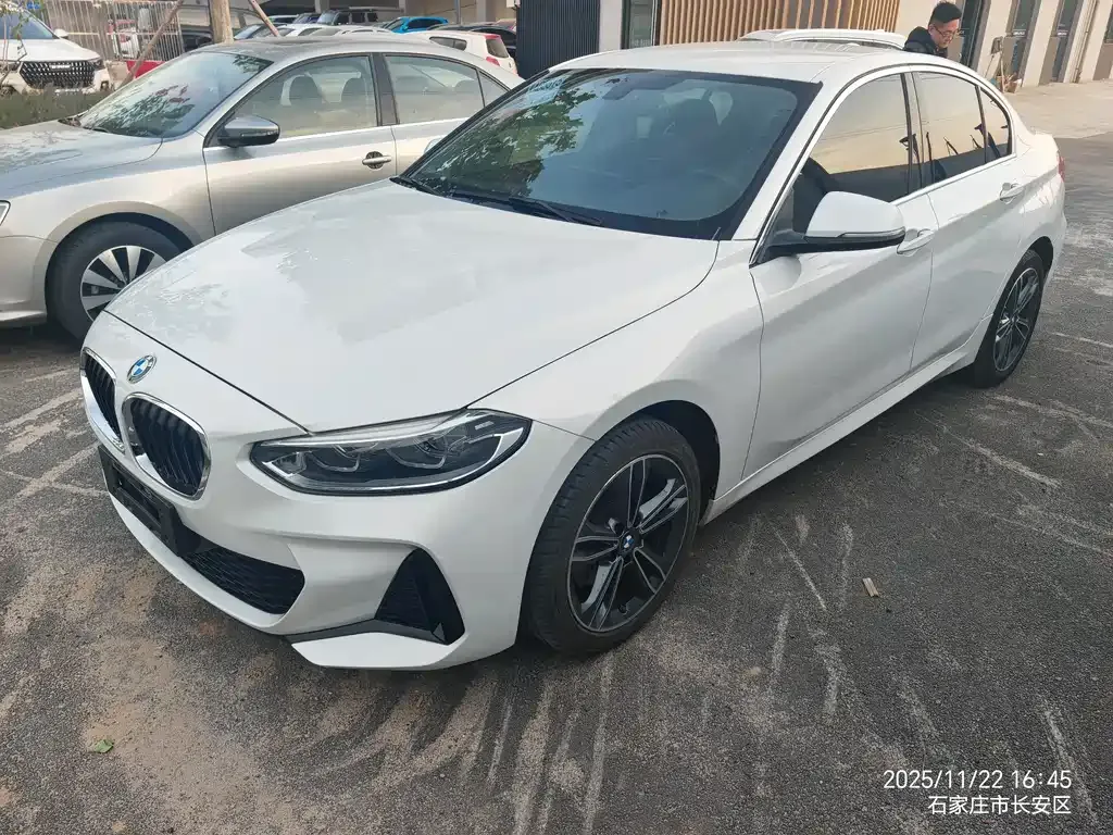 BMW 1 Series — фото 1