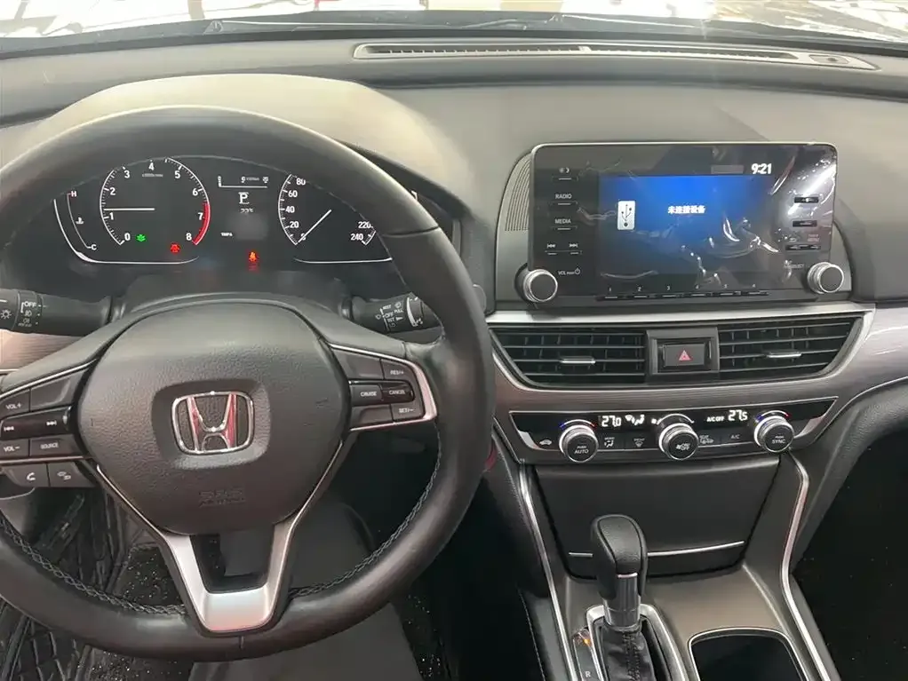 Honda Accord — фото 10