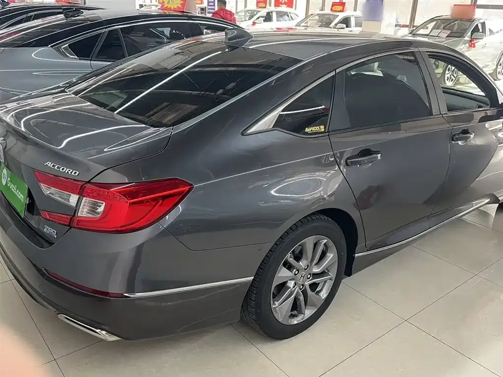 Honda Accord — фото 5