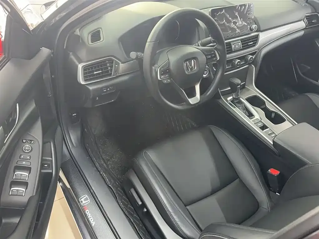 Honda Accord — фото 9
