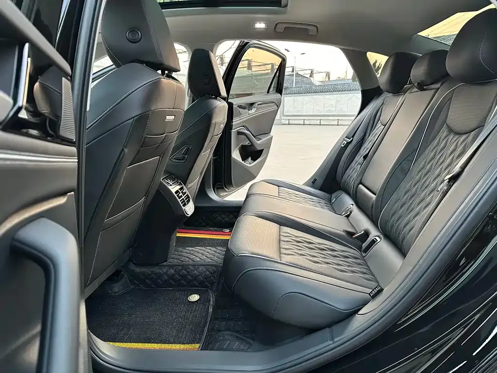 Volkswagen Magotan 2025 из CN, фото 10