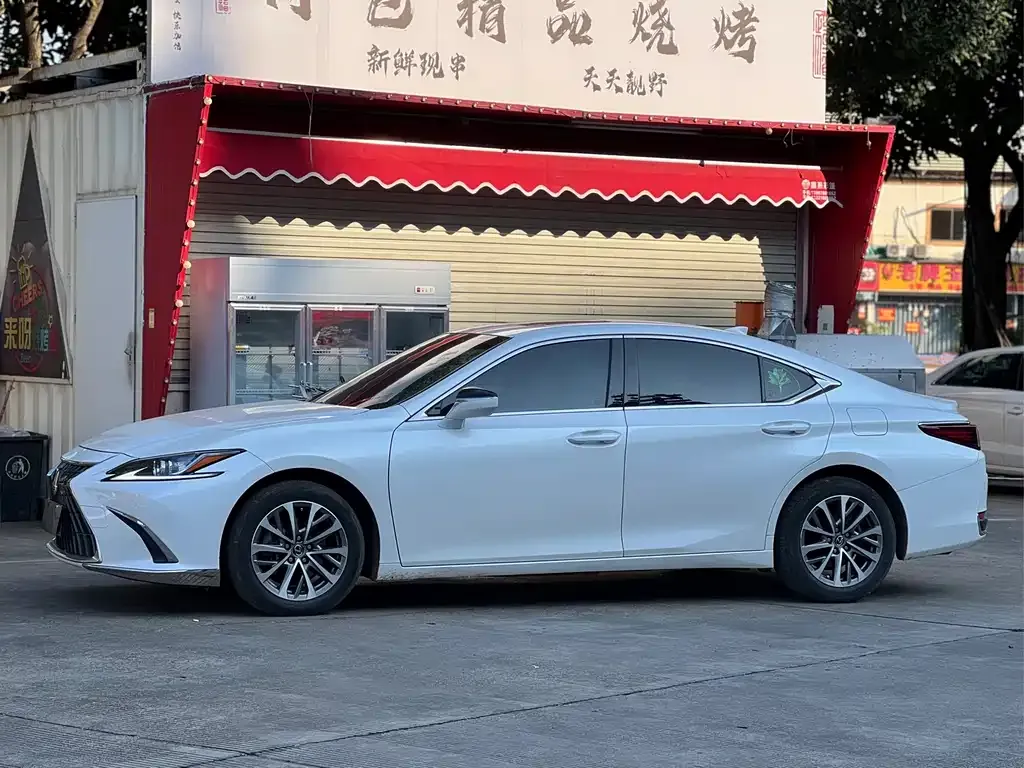 Lexus ES — фото 9