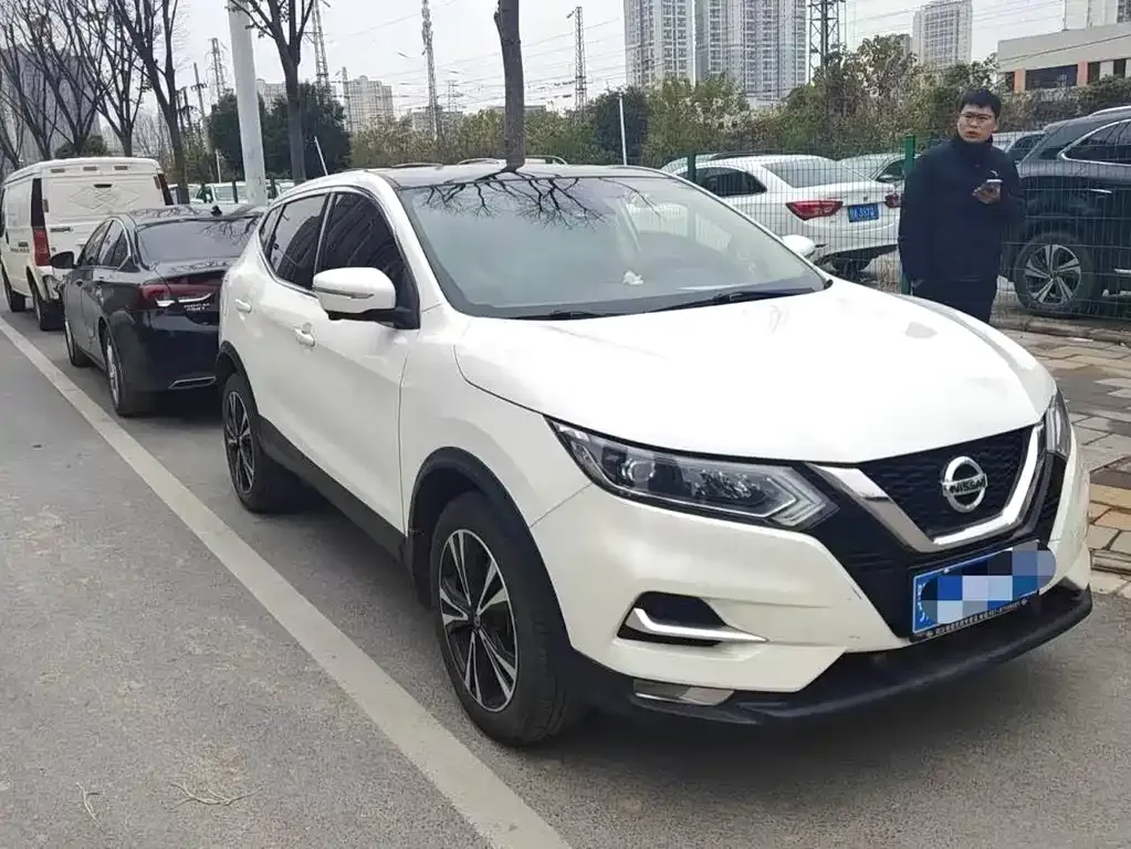Nissan Qashqai — фото 9