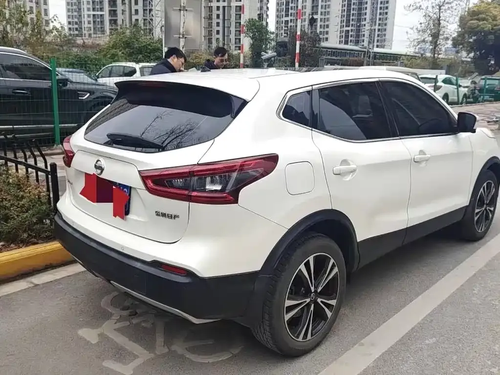 Nissan Qashqai — фото 7