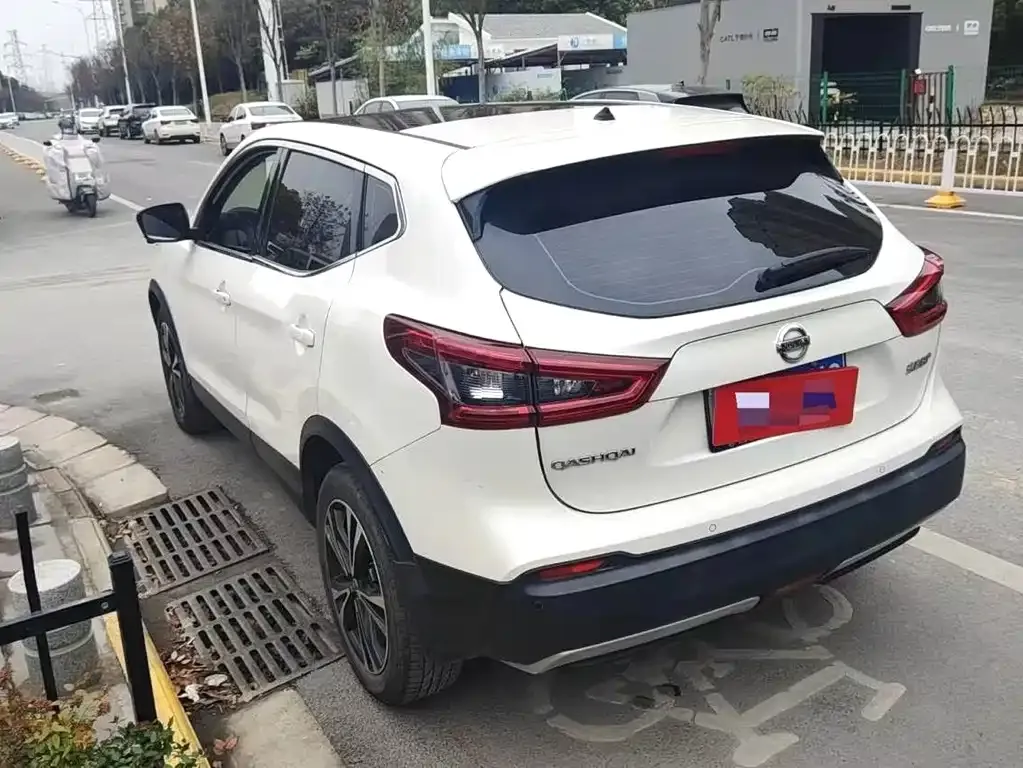 Nissan Qashqai — фото 6