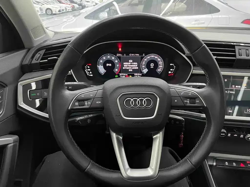 Audi Q3 2023 из CN, фото 6