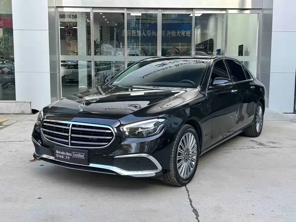 Mercedes-Benz E-Class — фото 1