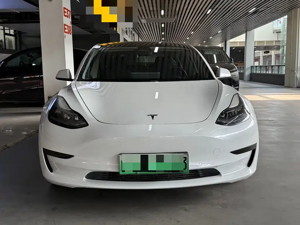 Tesla Model 3 — фото 3