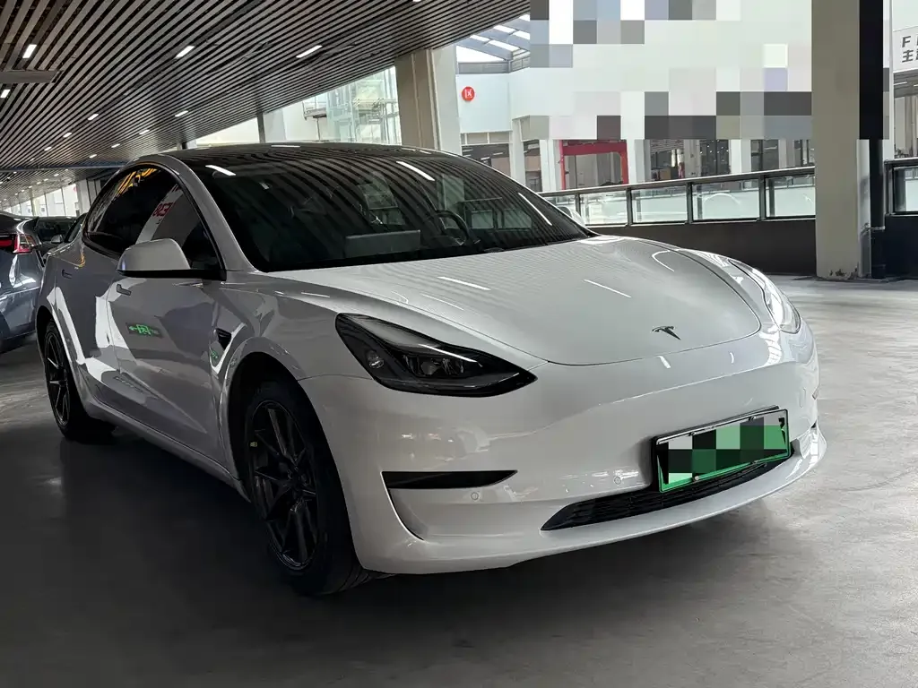 Tesla Model 3 — фото 5