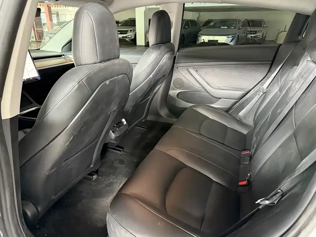 Tesla Model 3 — фото 6