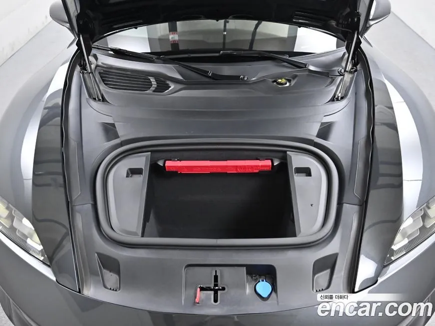 Porsche Taycan 2025 из KR, фото 8