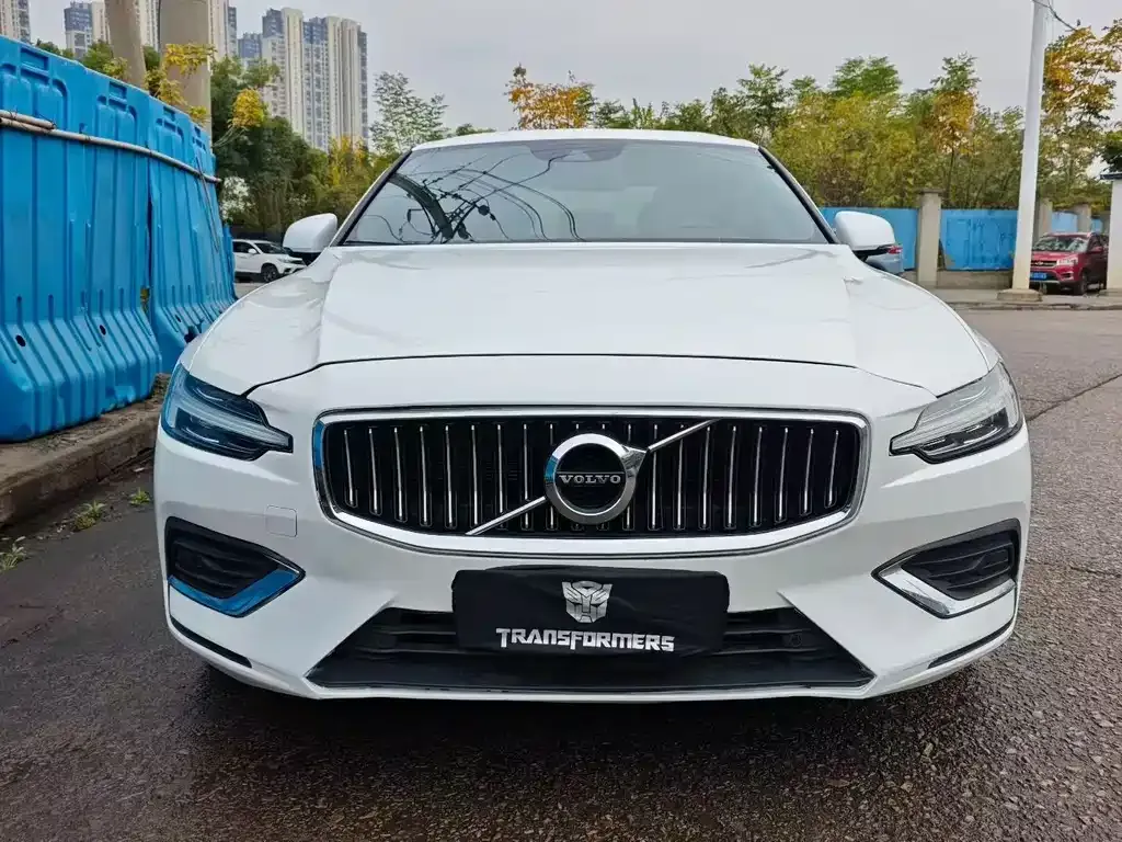 Volvo S60 — фото 2