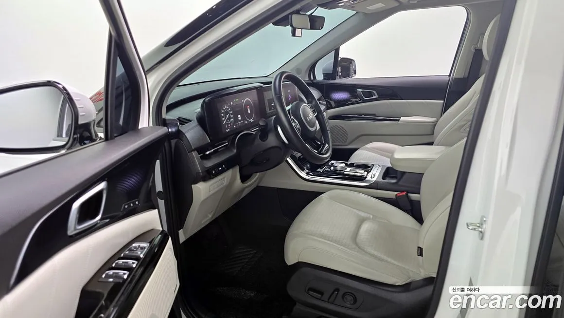 Kia Carnival — фото 10