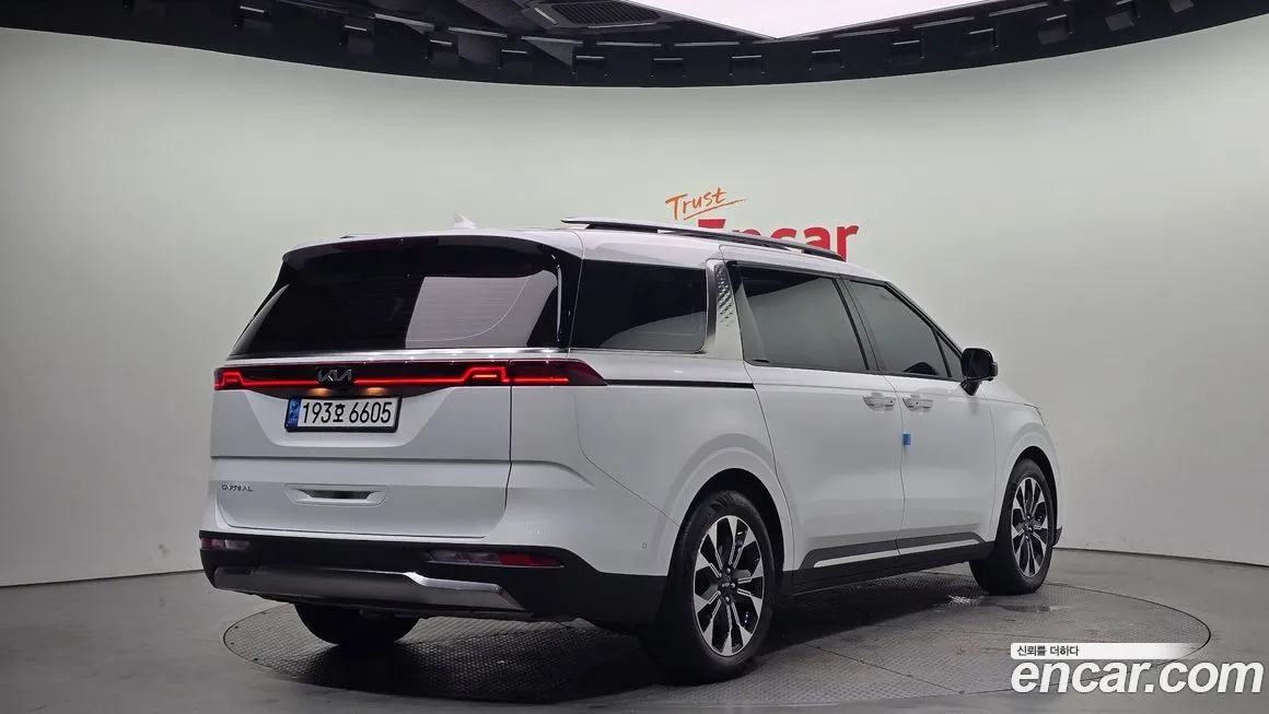 Kia Carnival — фото 2