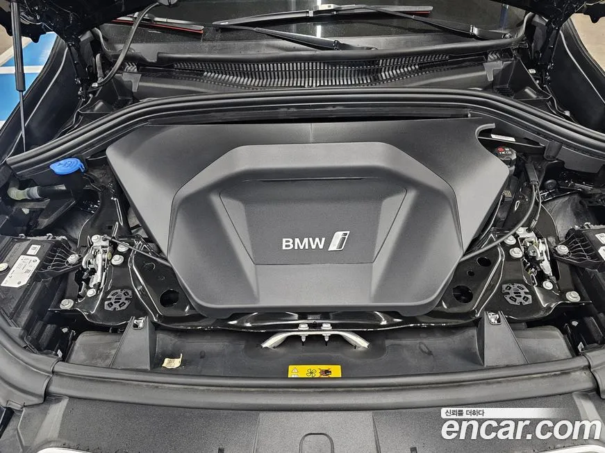 BMW iX1 2023 из KR, фото 10