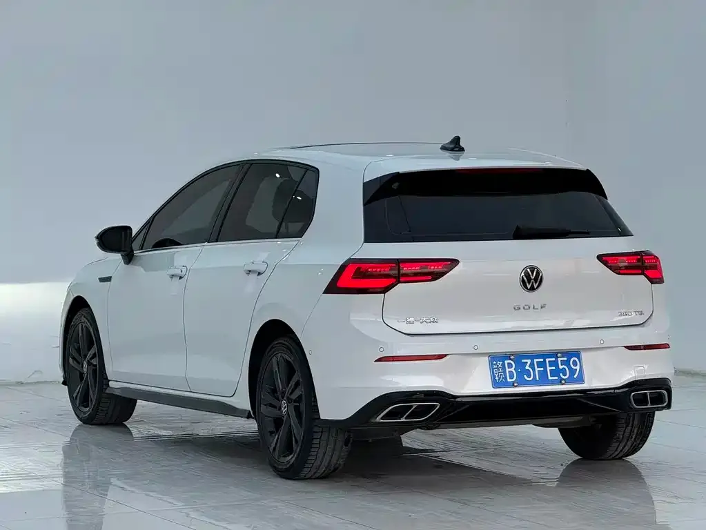 Volkswagen Golf 2023 из CN, фото 6