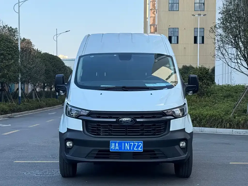 Ford Transit 2023 из CN, фото 9