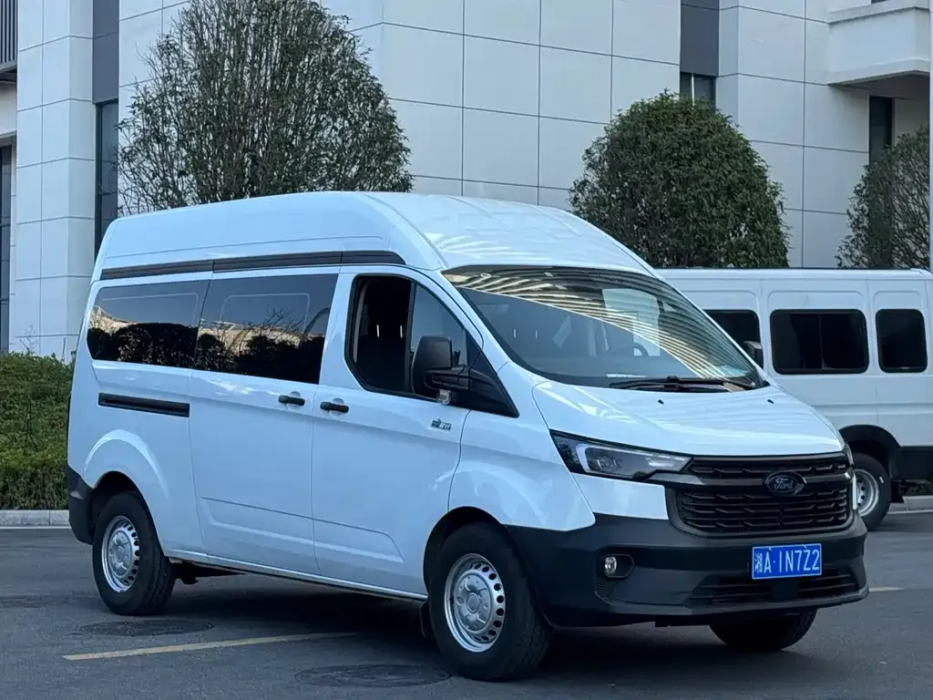 Ford Transit 2023 из CN, фото 3