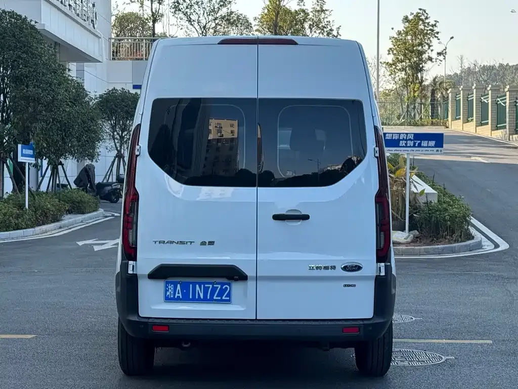 Ford Transit 2023 из CN, фото 10