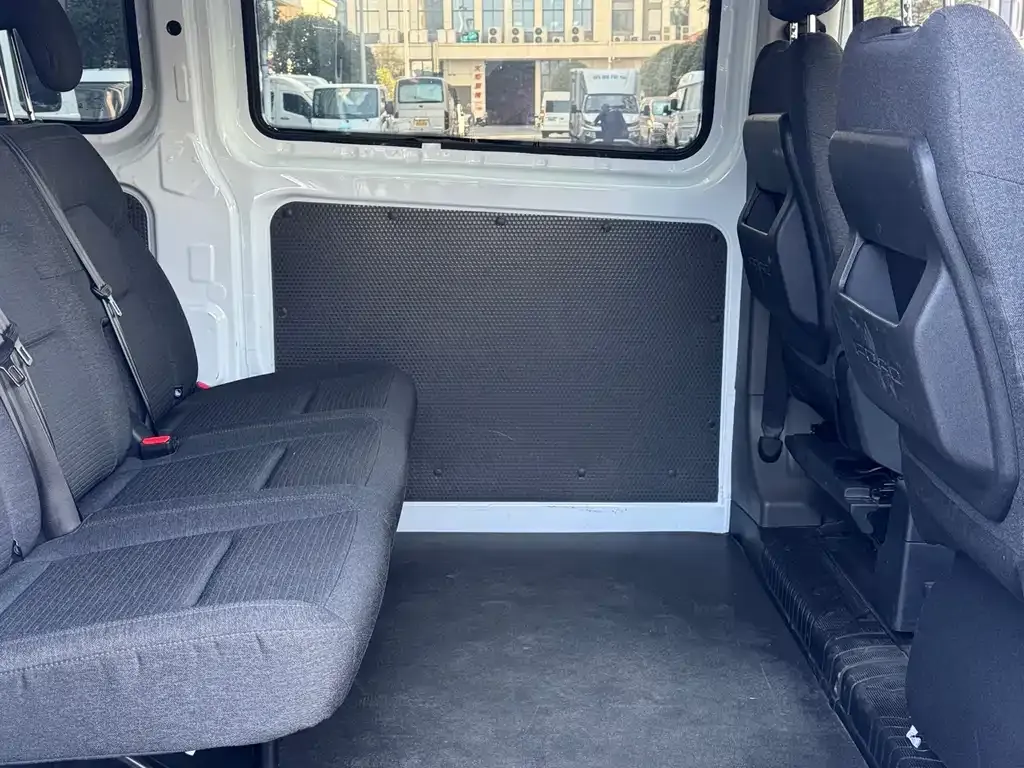 Ford Transit 2023 из CN, фото 8