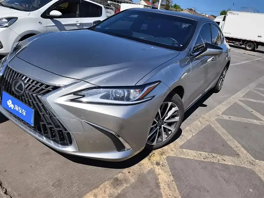 Lexus ES — фото 1