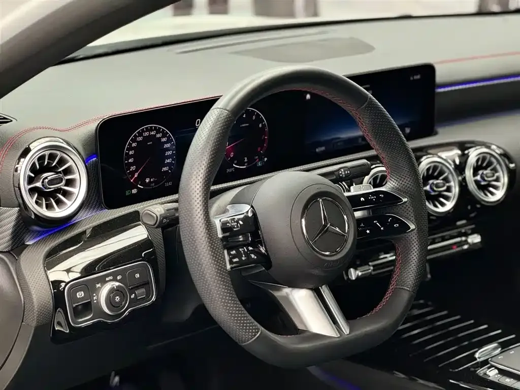 Mercedes-Benz A-Class — фото 10