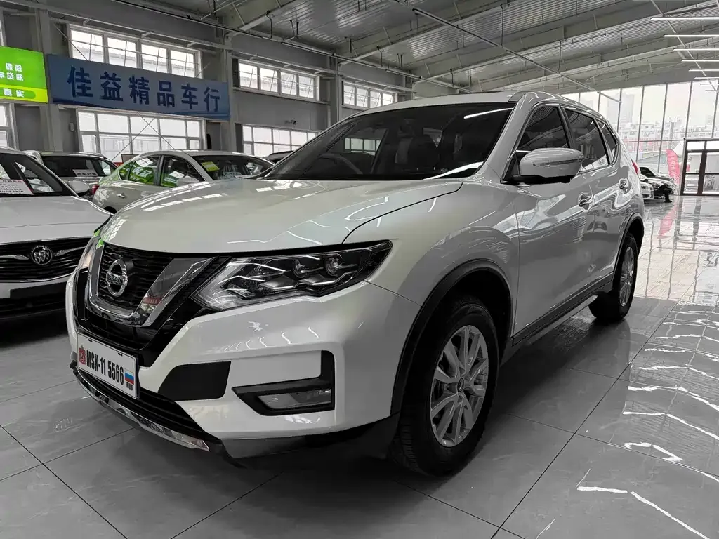 Nissan X-Trail — фото 1