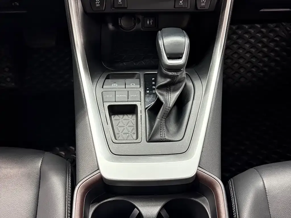 Toyota RAV4 2022 из CN, фото 2