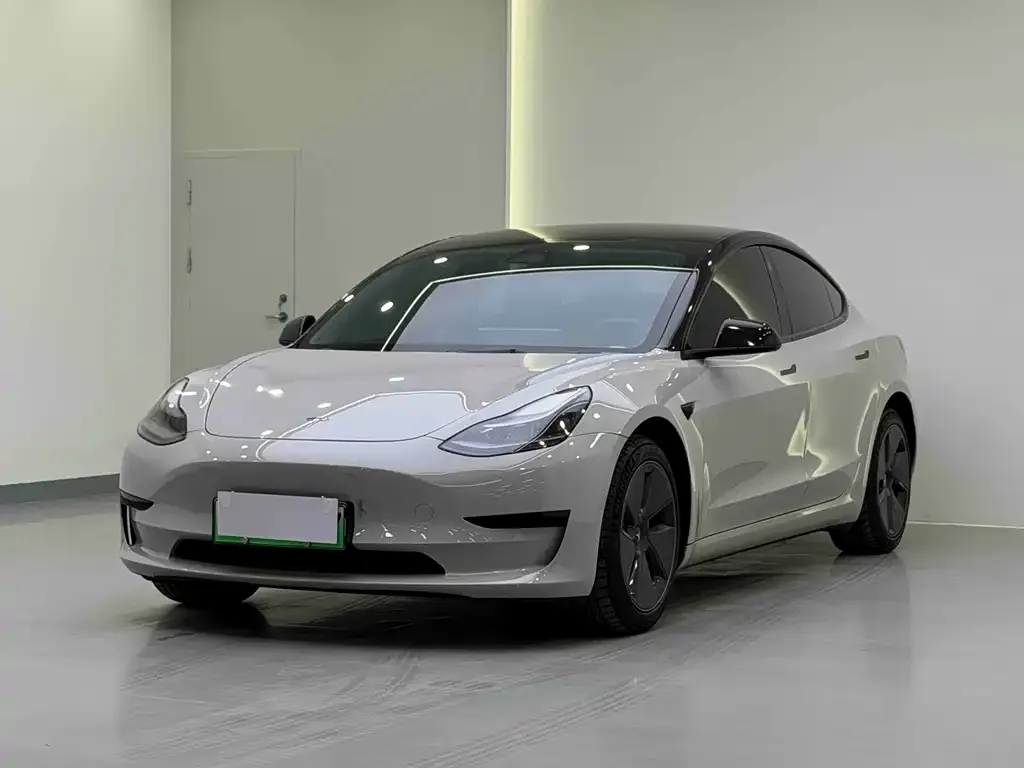 Tesla Model 3 — фото 1