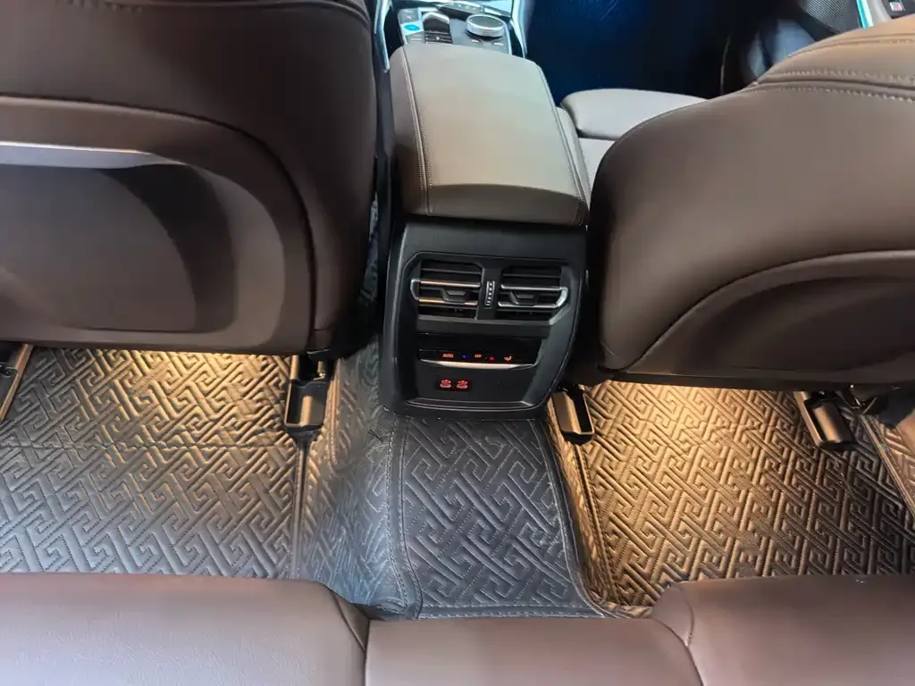 BMW i3 2024 из CN, фото 3