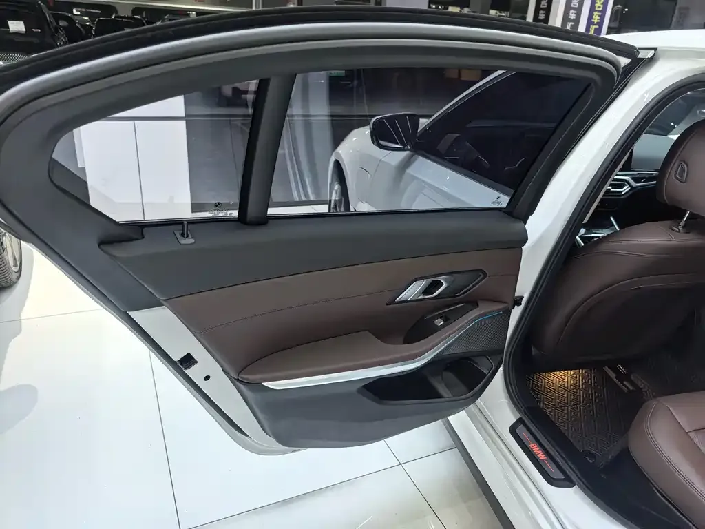 BMW i3 2024 из CN, фото 4