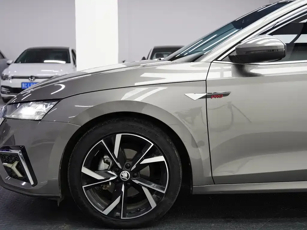 Skoda Octavia — фото 8
