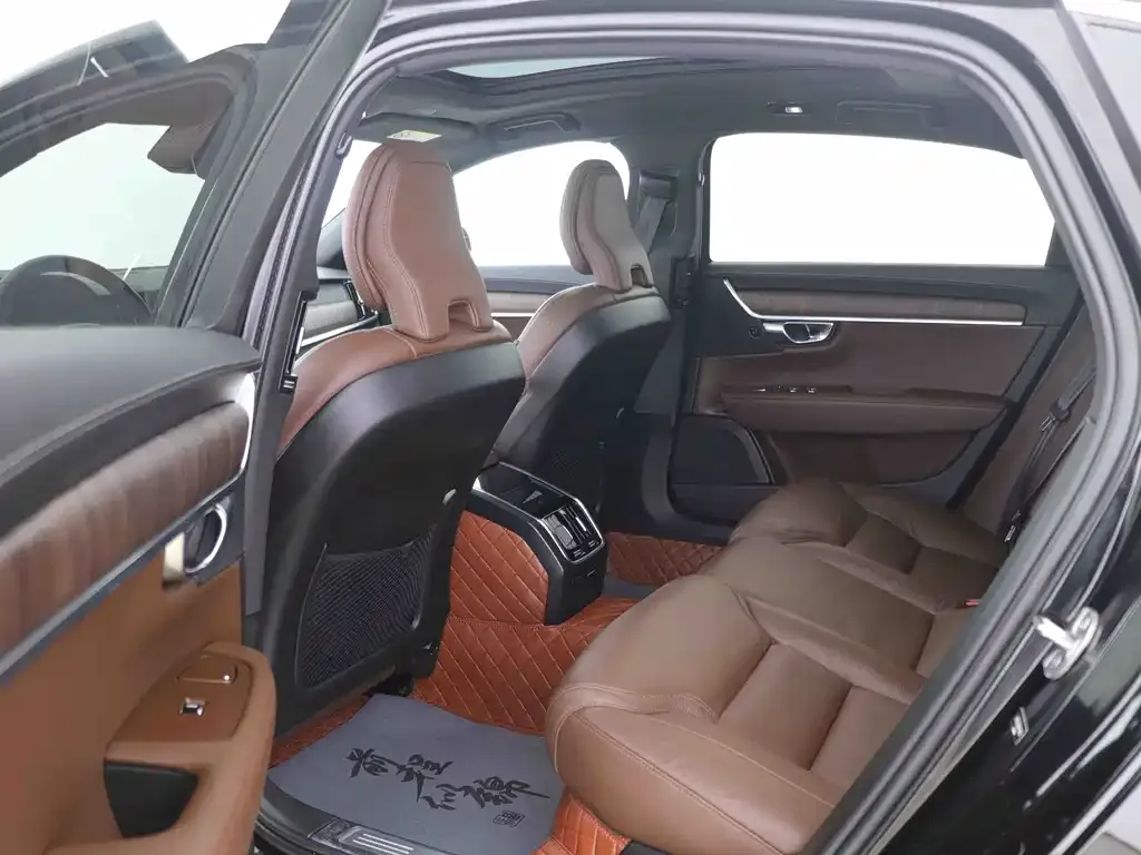 Volvo S90 2024 из CN, фото 6