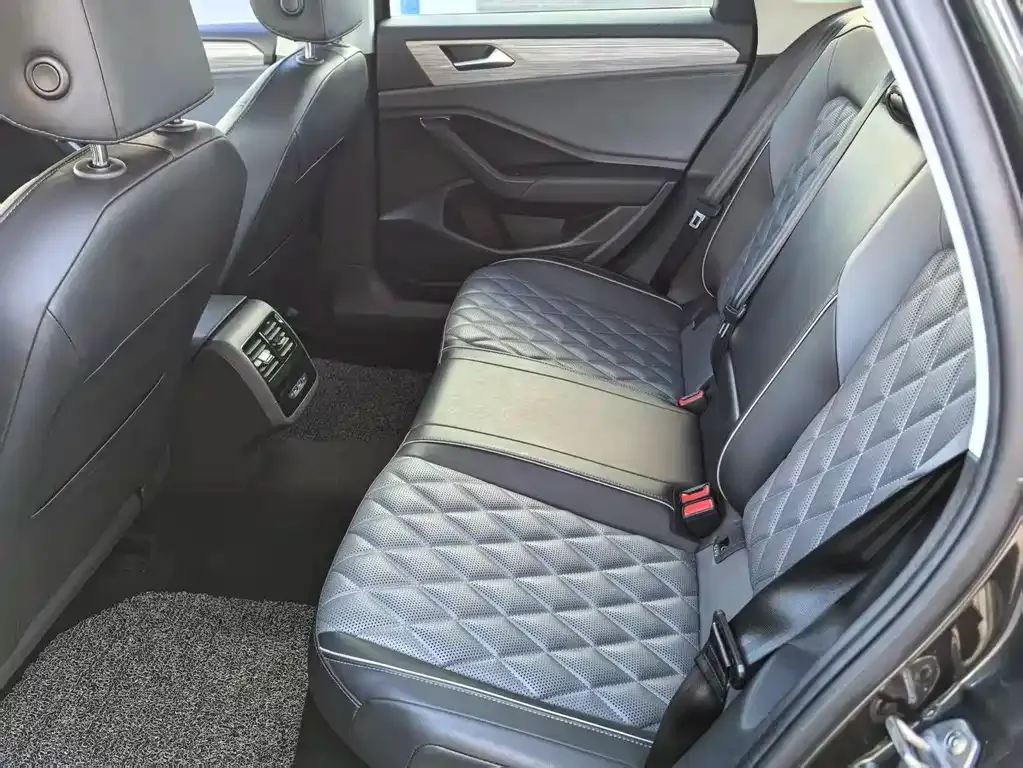 Volkswagen Sagitar 2023 из CN, фото 6