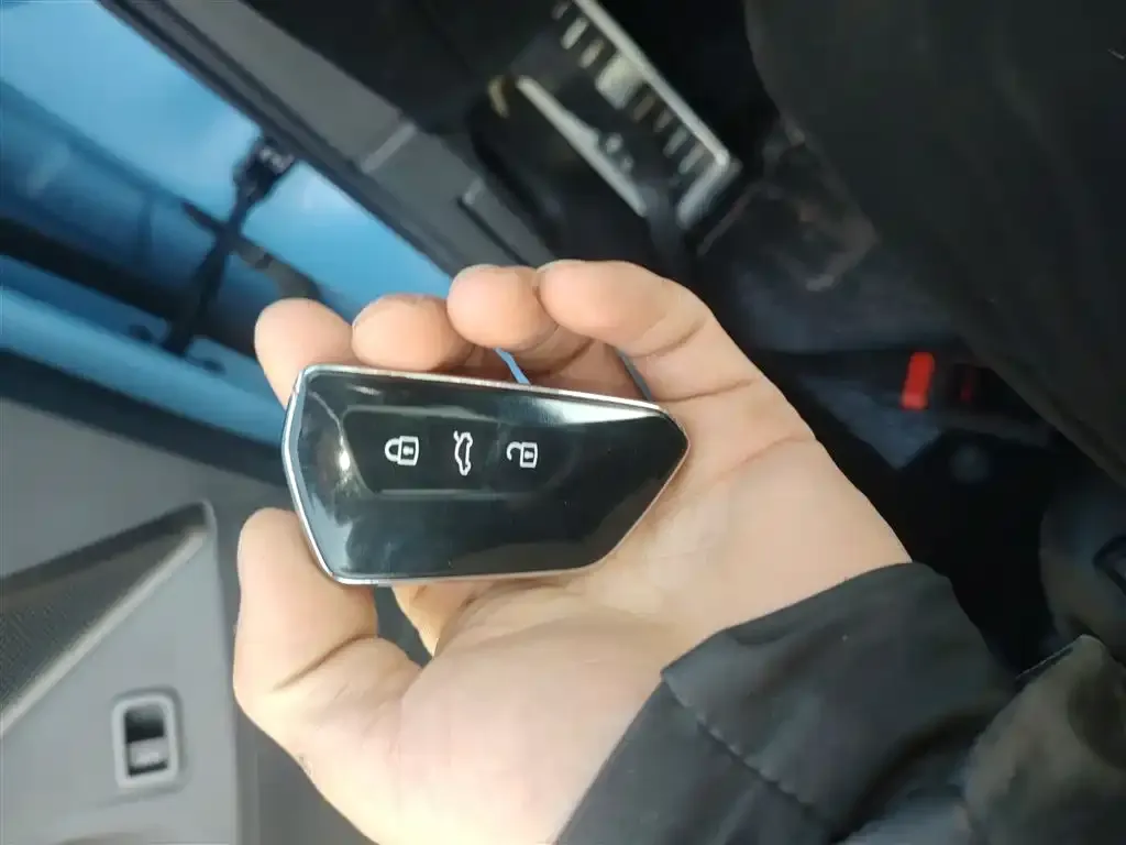 Volkswagen Tiguan L 2024 из CN, фото 2